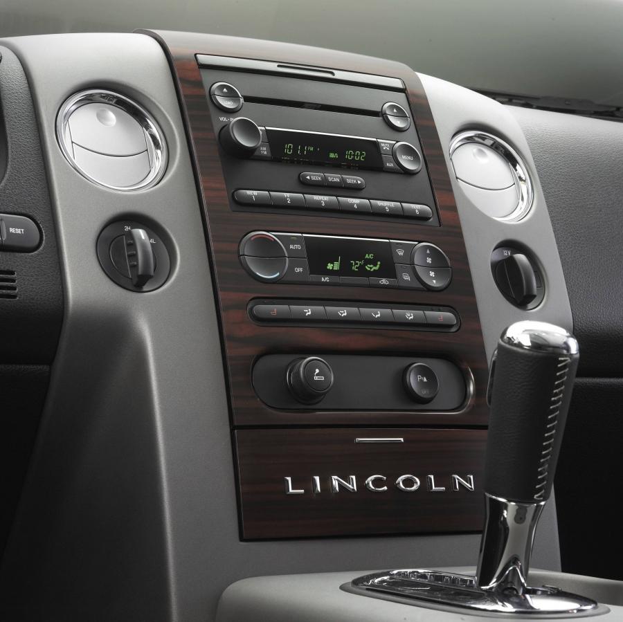  Lincoln Mark LT Concept 2004 года  (фото 21 из 51)